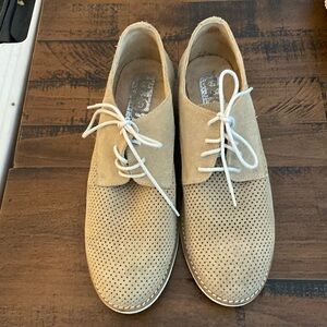 Leather lace up shoes